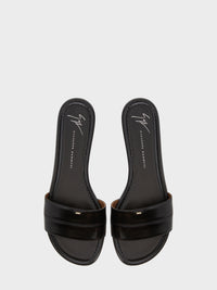 CLOTHIE FLAT SANDAL