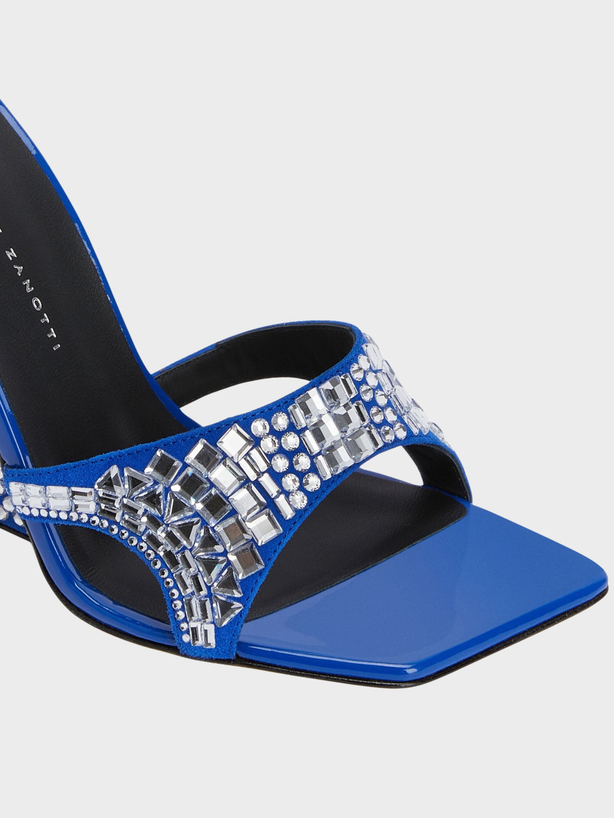 AKIRA SHINE WEDGE